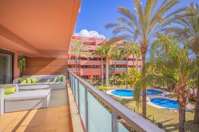 3 sovrum Lägenhet till salu i Centro, Estepona med pool - 700 000 € (Ref: 9637460)