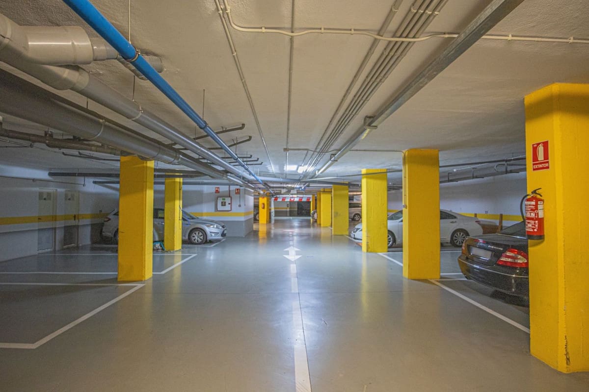 3 sovrum Lägenhet till salu i Estepona med pool - 700 000 € (Ref: 9637460)