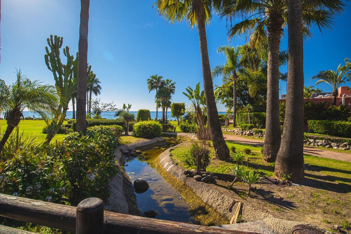 3 sovrum Lägenhet till salu i Estepona med pool - 700 000 € (Ref: 9637460)