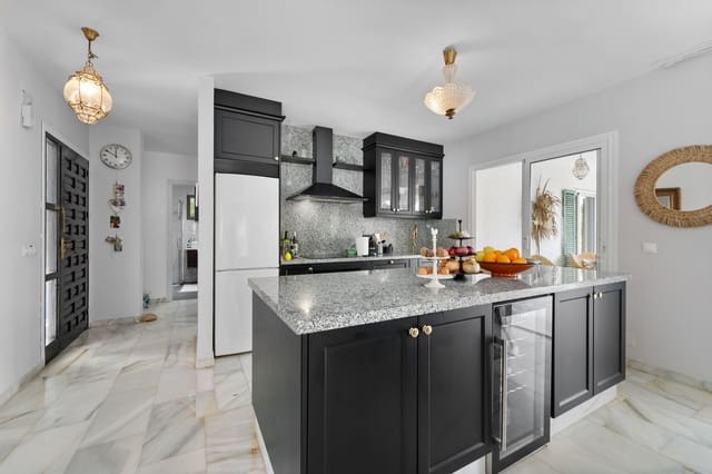 4 slaapkamer Villa te koop in Riviera del Sol, Mijas met zwembad - € 749.000 (Ref: 9637461)