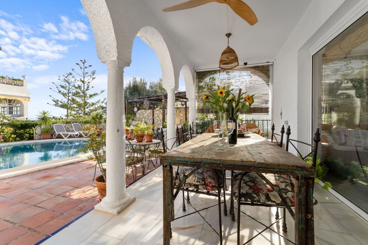 4 soverom Villa til salgs i Mijas Costa med svømmebasseng - € 749 000 (Ref: 9637461)