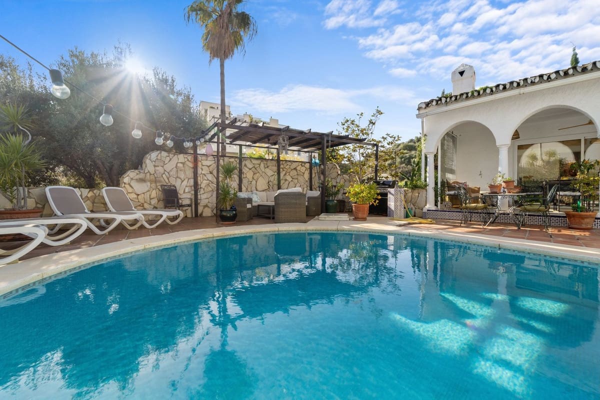 4 soverom Villa til salgs i Mijas Costa med svømmebasseng - € 749 000 (Ref: 9637461)