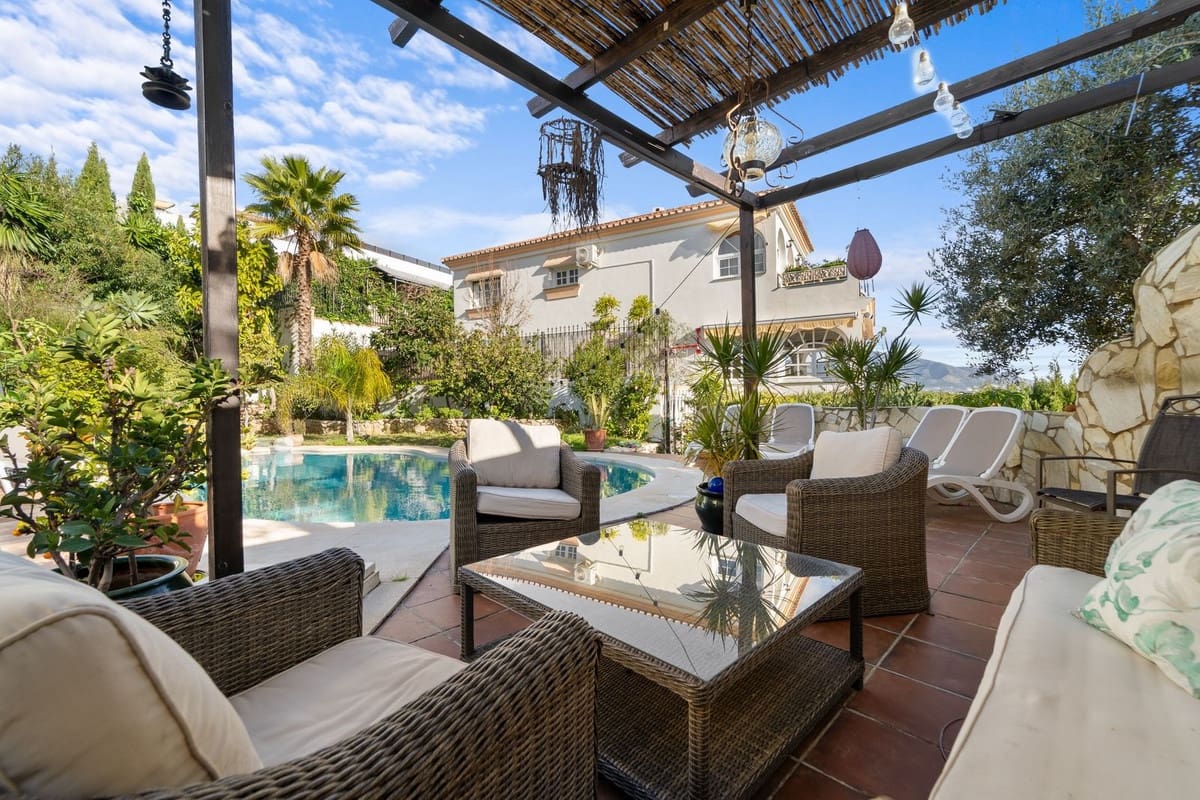 4 soverom Villa til salgs i Mijas Costa med svømmebasseng - € 749 000 (Ref: 9637461)