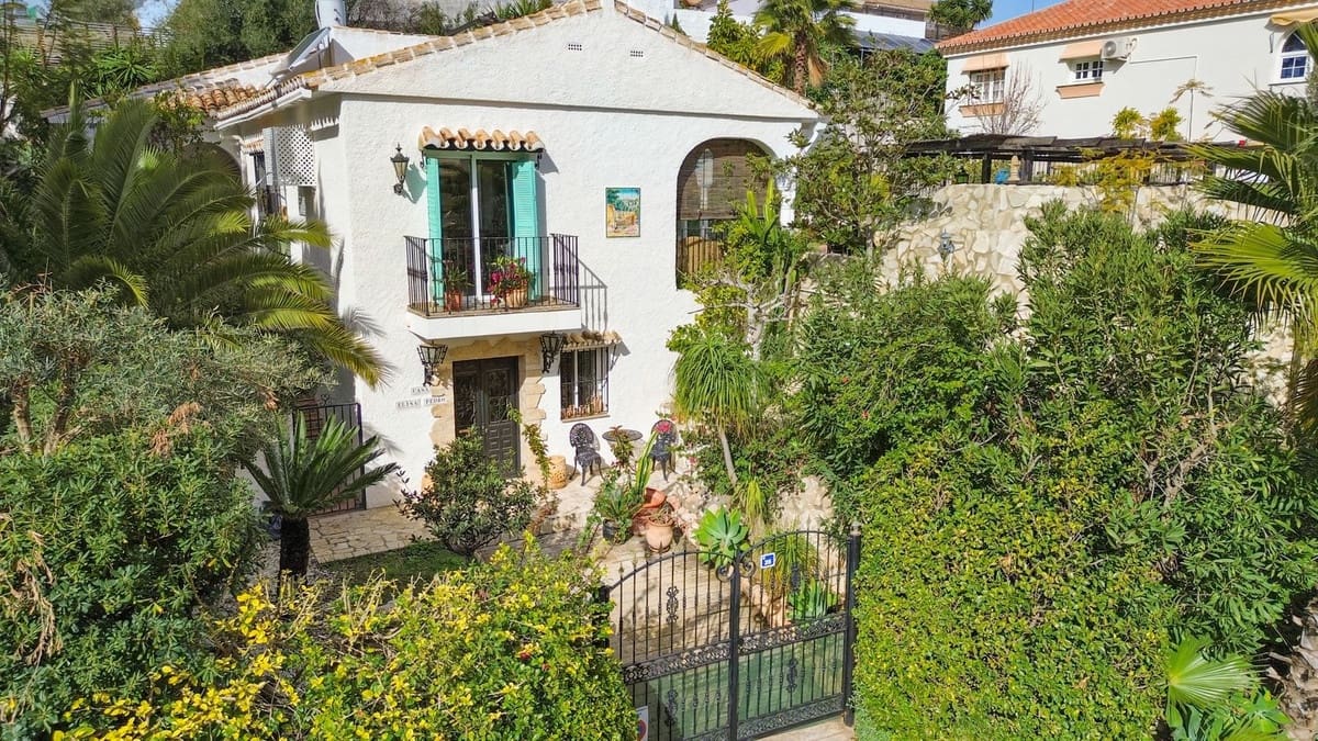 4 soverom Villa til salgs i Mijas Costa med svømmebasseng - € 749 000 (Ref: 9637461)