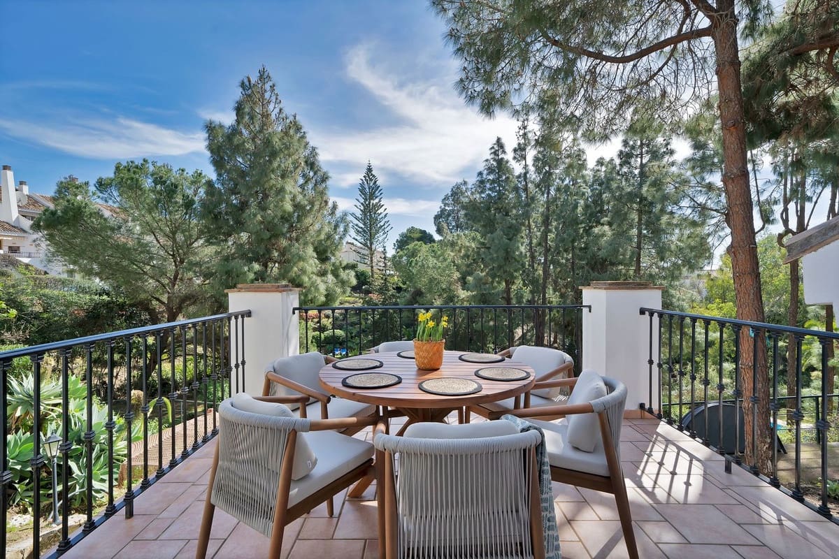 3 Zimmer Villa zu verkaufen in Mijas Costa mit Pool - 875.000 € (Ref: 9637462)