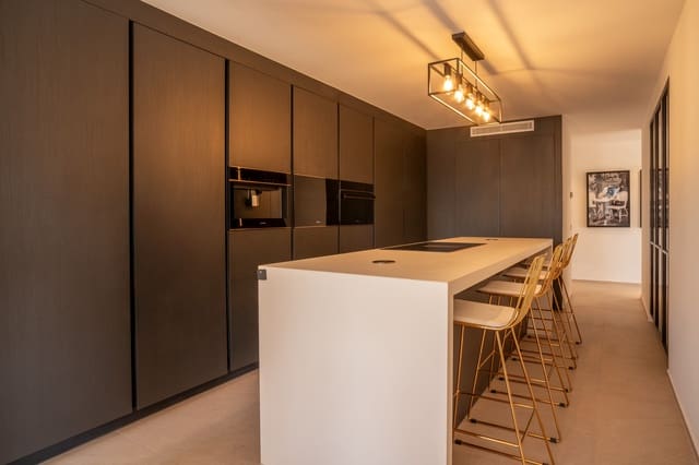 3 makuuhuone Huoneisto myytävänä paikassa Sotogrande, San Roque mukana uima-altaan 
autotalli - 1 200 000 € (Ref: 9637470)