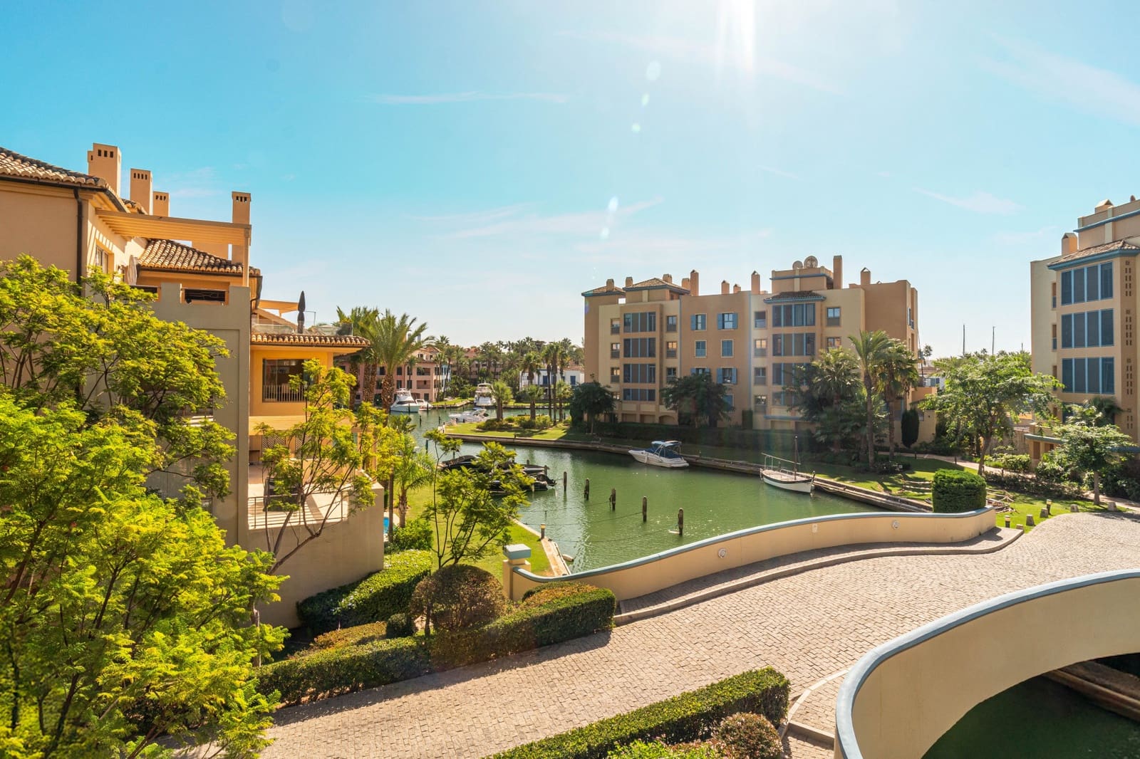 3 sypialnia Apartament na sprzedaż w Sotogrande z basenem garażem - 1 200 000 € (Ref: 9637470)