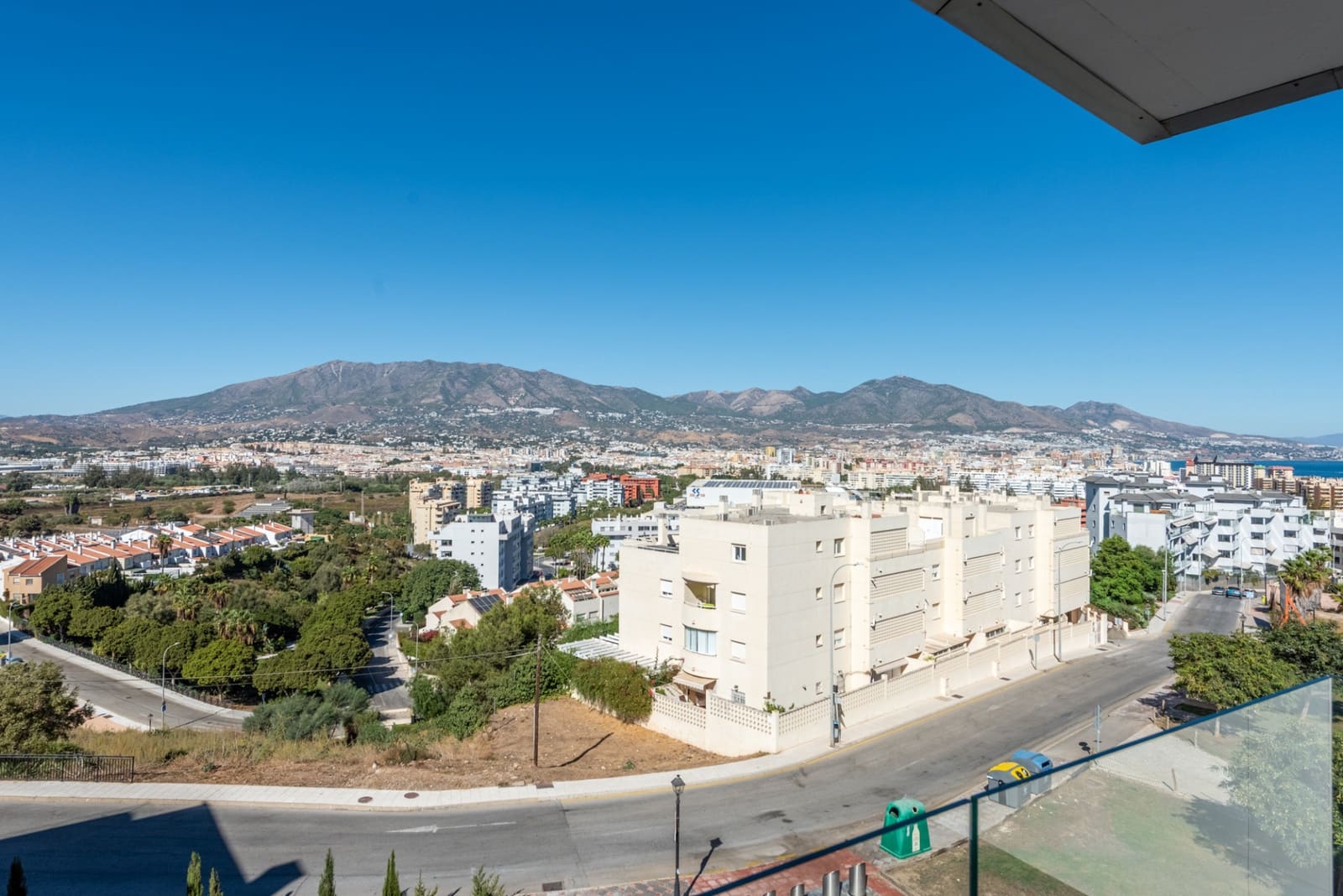 2 soverom Leilighet til salgs i Fuengirola med svømmebasseng garasje - € 619 000 (Ref: 9637472)