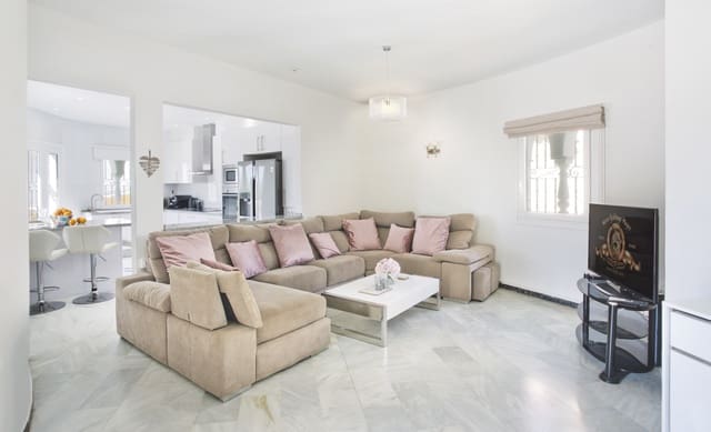 6 bedroom Villa for sale in Riviera del Sol, Mijas with pool - € 895,000 (Ref: 9637479)