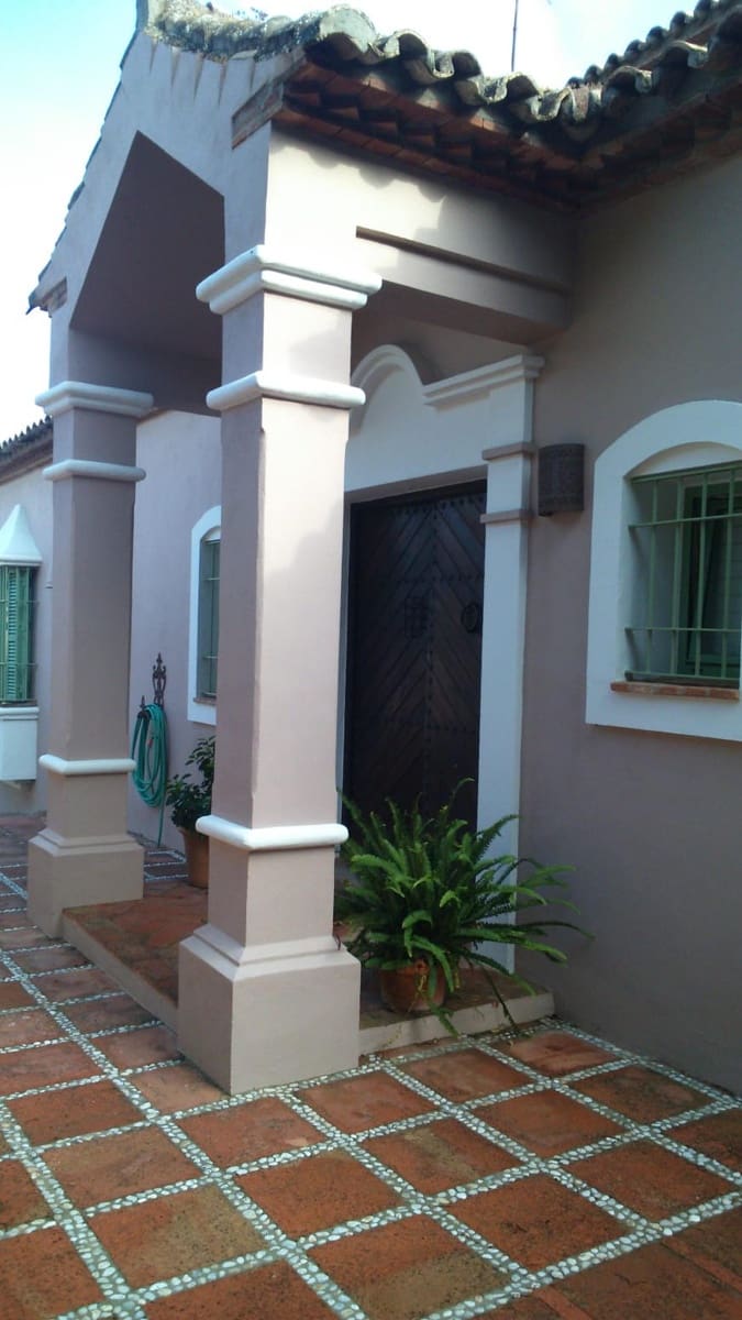 4 sypialnia Willa na sprzedaż w Sotogrande z basenem - 800 000 € (Ref: 9637481)