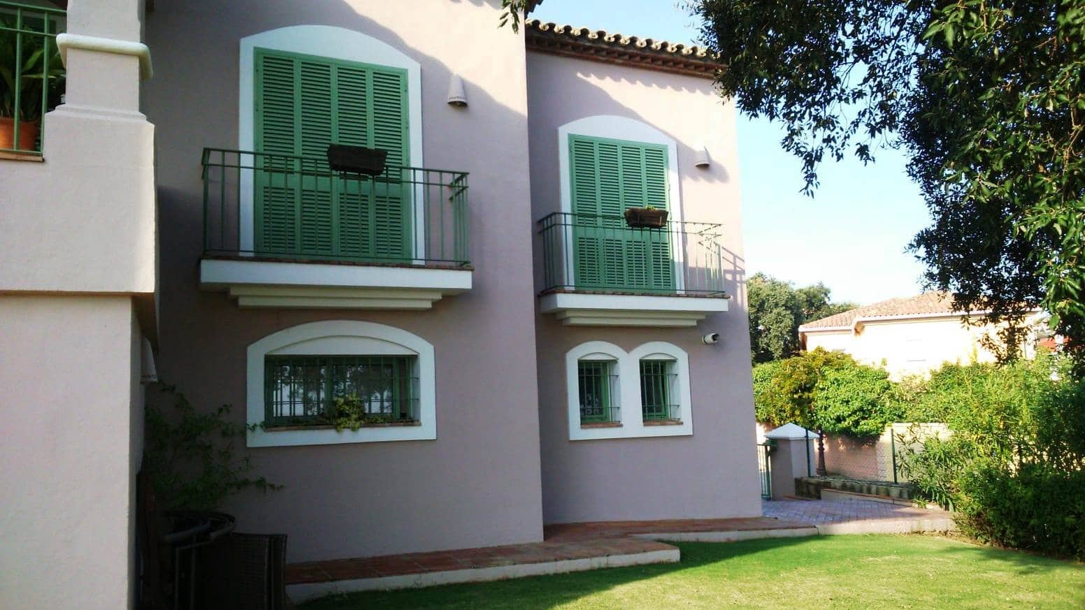 4 sypialnia Willa na sprzedaż w Sotogrande z basenem - 800 000 € (Ref: 9637481)