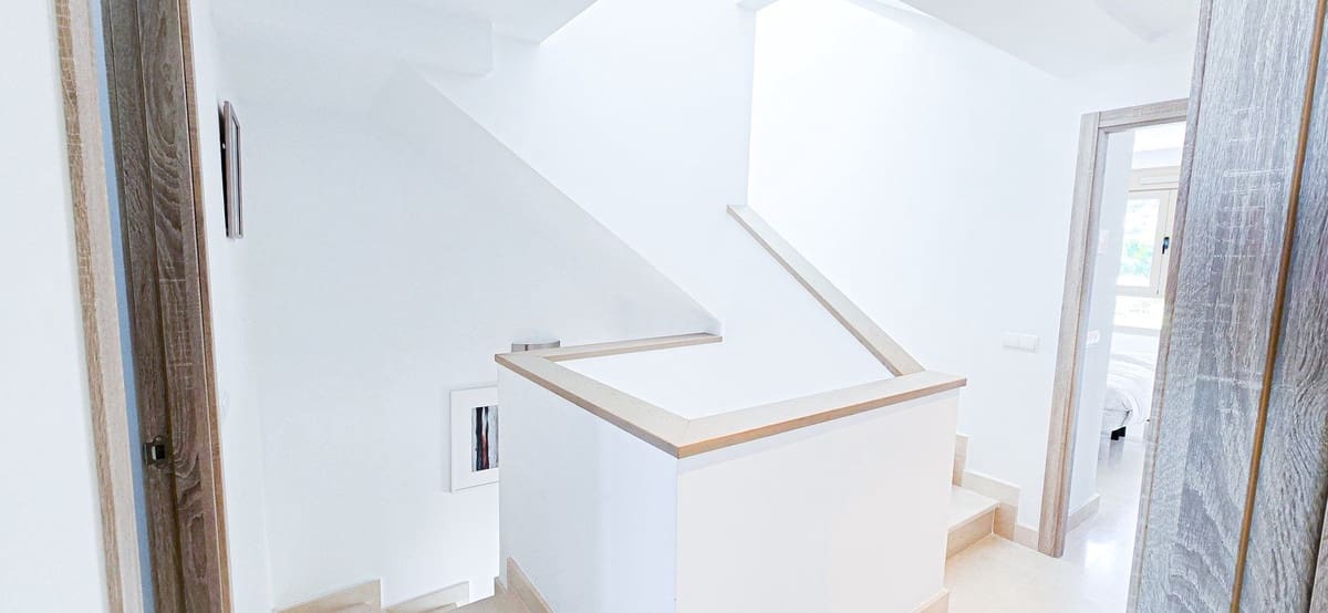 3 sypialnia Dom blizniak na sprzedaż w La Cala Golf z basenem - 680 000 € (Ref: 9637484)