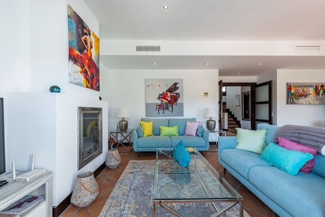 4 quarto Moradia Geminada para venda em Benahavís pueblo, Benahavís com piscina garagem - 640 000 € (Ref: 9637485)