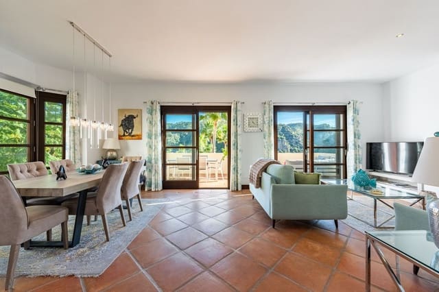 4 quarto Moradia Geminada para venda em Benahavís pueblo, Benahavís com piscina garagem - 640 000 € (Ref: 9637485)