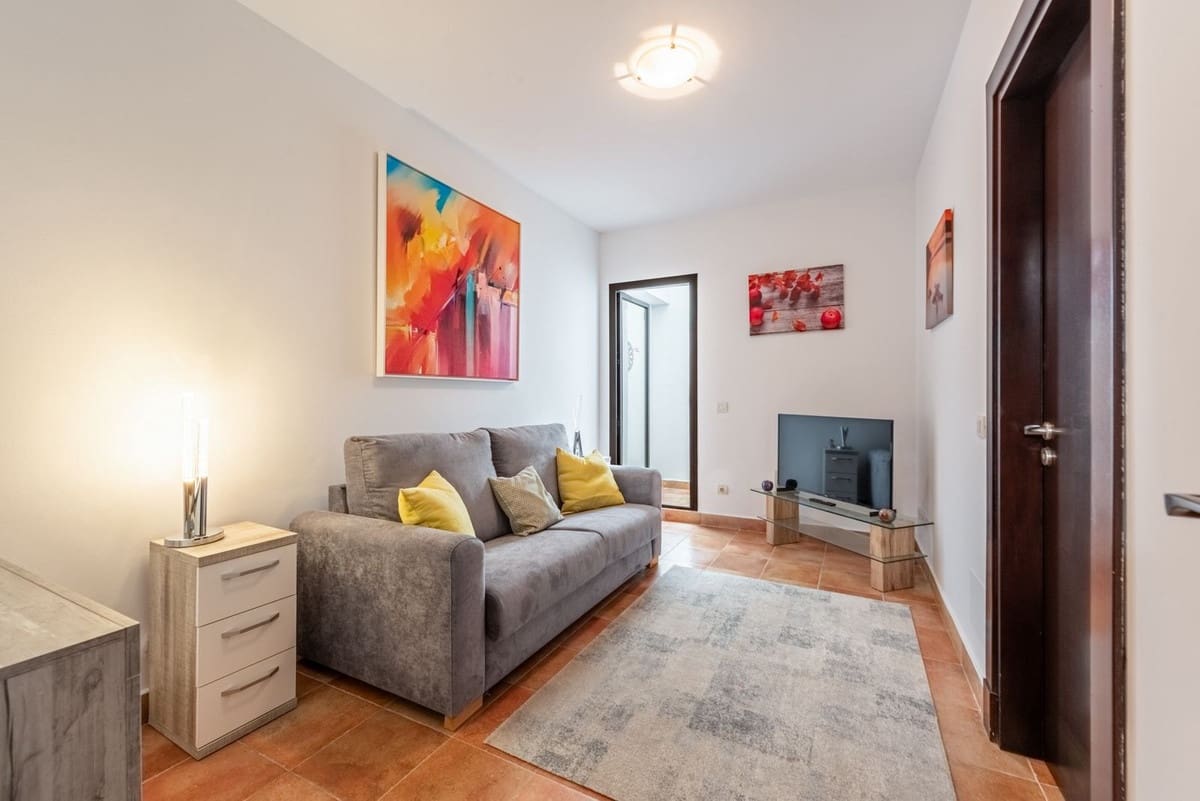 4 sovrum Semi-fristående Villa till salu i Benahavis med pool garage - 640 000 € (Ref: 9637485)
