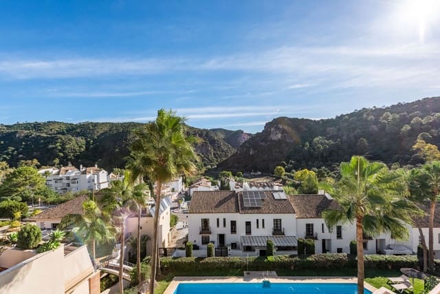 4 quarto Moradia Geminada para venda em Benahavís pueblo, Benahavís com piscina garagem - 640 000 € (Ref: 9637485)