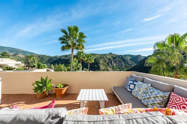 4 quarto Moradia Geminada para venda em Benahavís pueblo, Benahavís com piscina garagem - 640 000 € (Ref: 9637485)