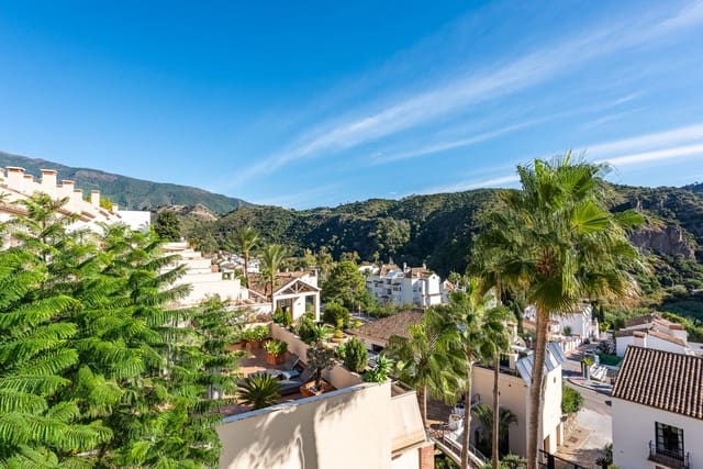 4 quarto Moradia Geminada para venda em Benahavís pueblo, Benahavís com piscina garagem - 640 000 € (Ref: 9637485)