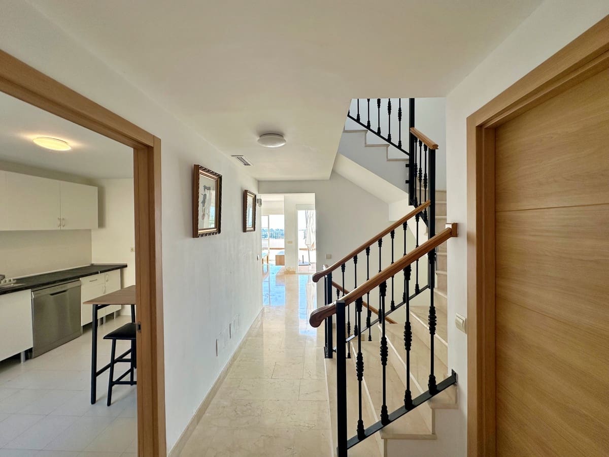 3 camera da letto Villetta Bifamiliare in vendita in Benahavis con piscina - 649.900 € (Rif: 9637486)