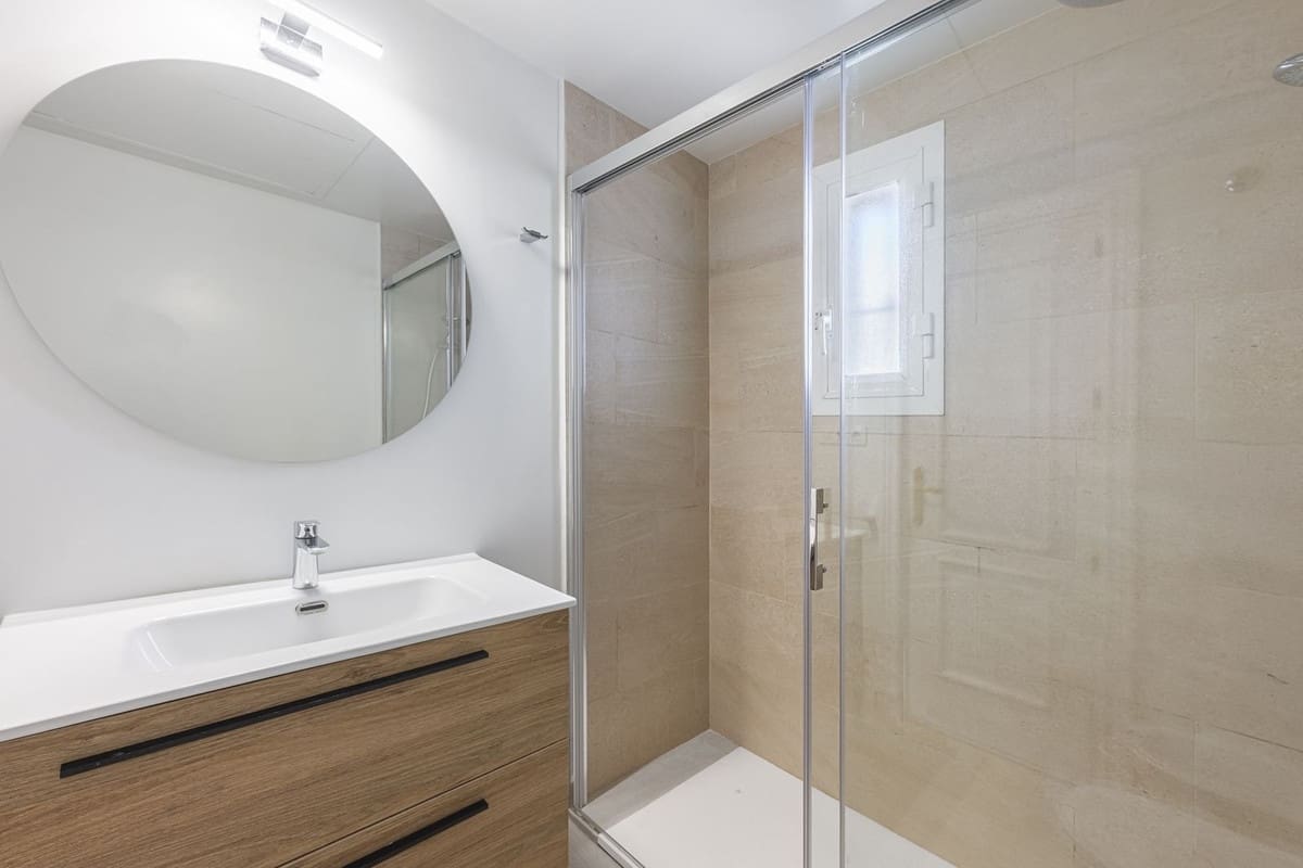 4 soverom Kjedet enebolig til salgs i Nueva Andalucia med svømmebasseng garasje - € 645 000 (Ref: 9637487)