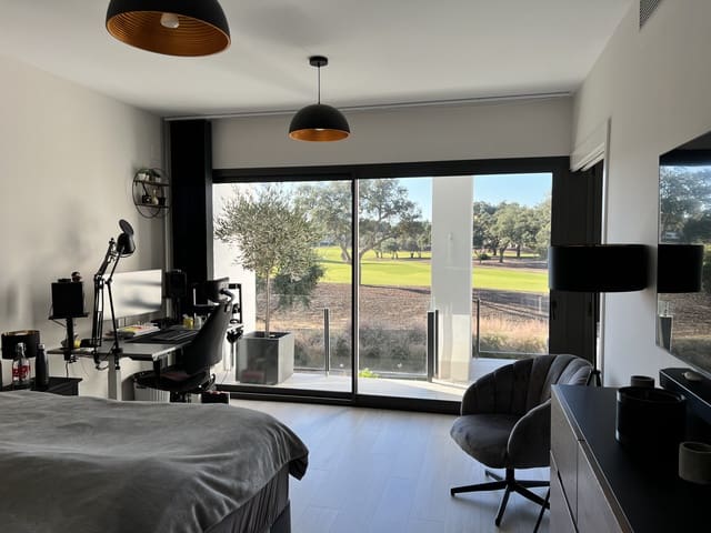 3 sypialnia Dom na sprzedaż w Sotogrande, San Roque z basenem - 799 000 € (Ref: 9639435)