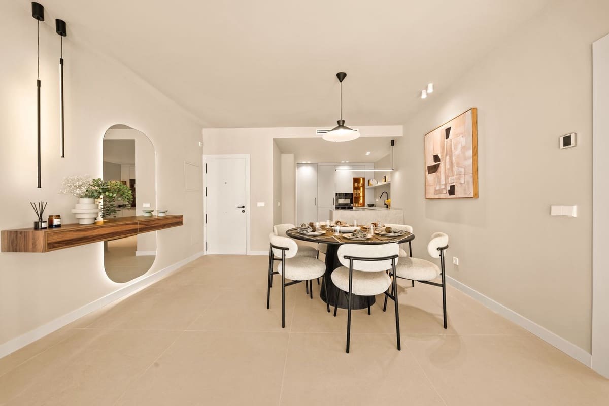 3 bedroom Apartment for sale in La Quinta with pool - € 849,000 (Ref: 9648019)