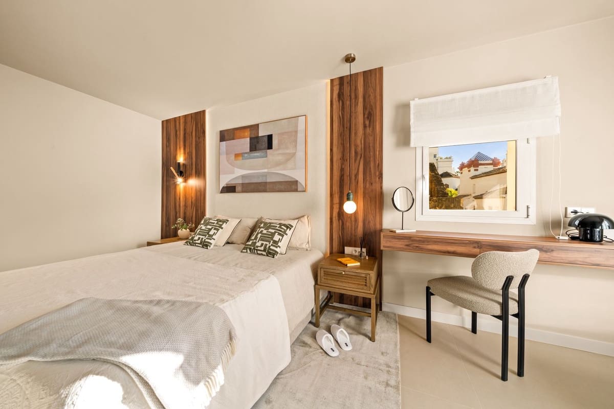 3 bedroom Apartment for sale in La Quinta with pool - € 849,000 (Ref: 9648019)