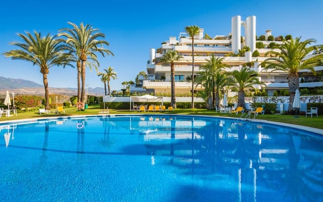 2 soveværelse Lejlighed til salg i Golden Mile, Marbella med swimmingpool - € 795.000 (Ref: 9648020)