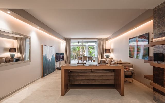 2 soveværelse Lejlighed til salg i Golden Mile, Marbella med swimmingpool - € 795.000 (Ref: 9648020)