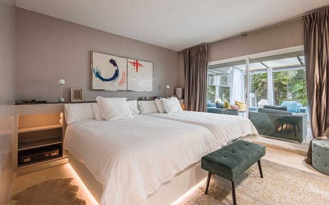 2 soveværelse Lejlighed til salg i Golden Mile, Marbella med swimmingpool - € 795.000 (Ref: 9648020)