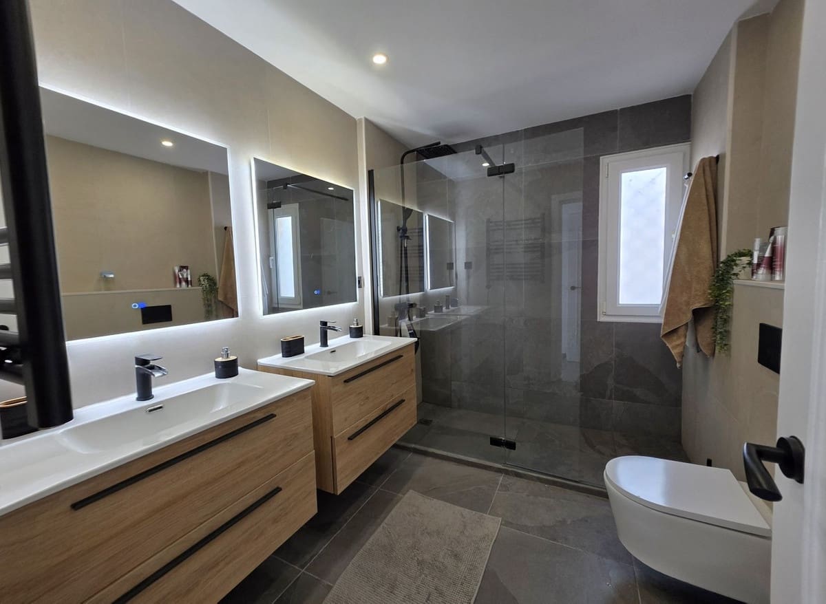 3 sypialnia Apartament na sprzedaż w Nueva Andalucia z basenem - 749 000 € (Ref: 9648021)