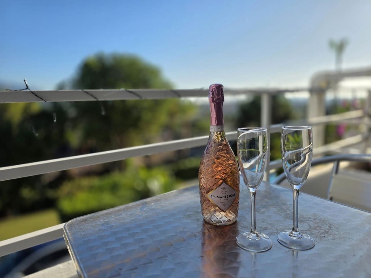 3 sypialnia Apartament na sprzedaż w Nueva Andalucia z basenem - 749 000 € (Ref: 9648021)