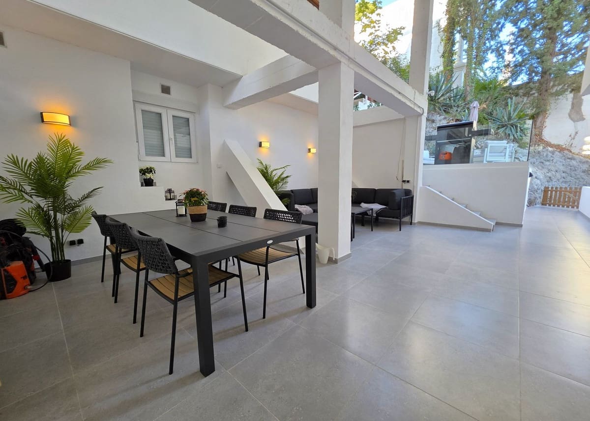 3 sypialnia Apartament na sprzedaż w Nueva Andalucia z basenem - 749 000 € (Ref: 9648021)