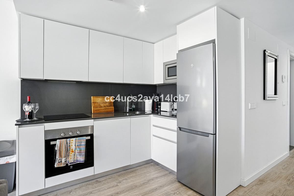 2 quarto Apartamento para venda em Estepona com piscina - 385 000 € (Ref: 9648024)