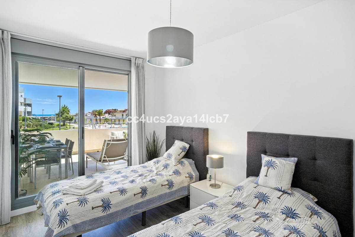 2 quarto Apartamento para venda em Estepona com piscina - 385 000 € (Ref: 9648024)