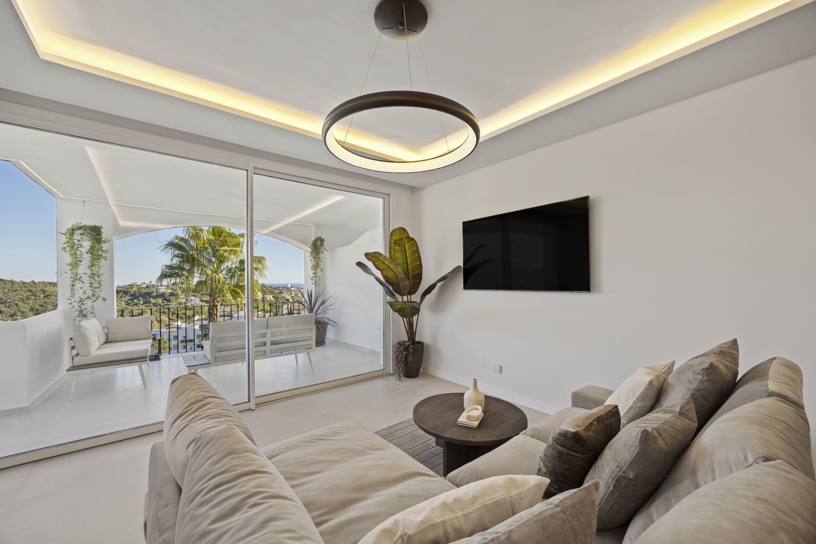 3 Zimmer Apartment zu verkaufen in Benahavis mit Pool - 890.000 € (Ref: 9661980)