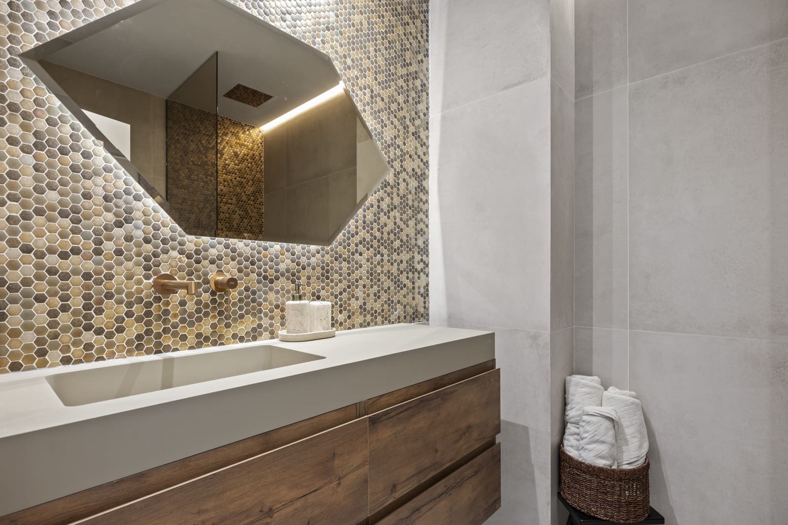 3 Zimmer Apartment zu verkaufen in Benahavis mit Pool - 890.000 € (Ref: 9661980)