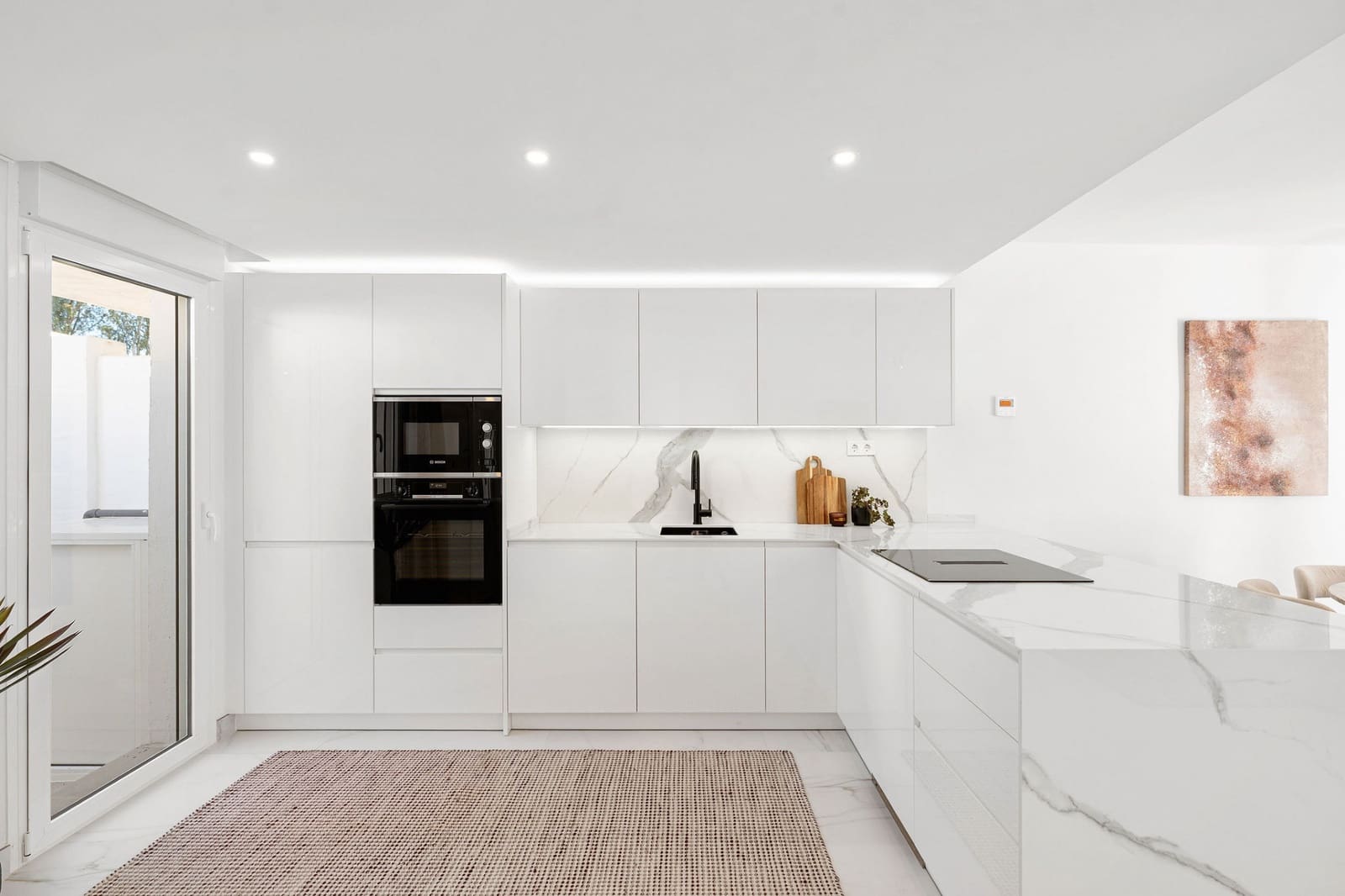 3 soverom Hus til salgs i Nueva Andalucia med svømmebasseng - € 939 000 (Ref: 9663897)