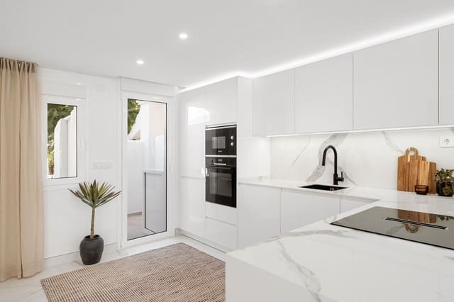 3 soverom Hus til salgs i La Dama de Noche - La Alzambra, Marbella - € 939 000 (Ref: 9663897)