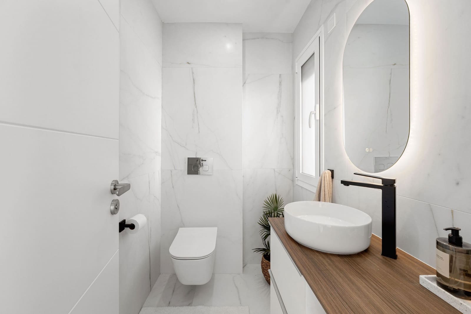 3 soverom Hus til salgs i Nueva Andalucia med svømmebasseng - € 939 000 (Ref: 9663897)