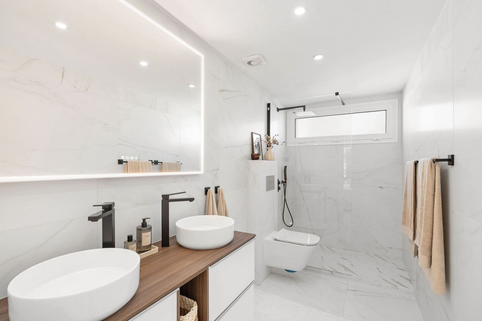 3 soverom Hus til salgs i Nueva Andalucia med svømmebasseng - € 939 000 (Ref: 9663897)