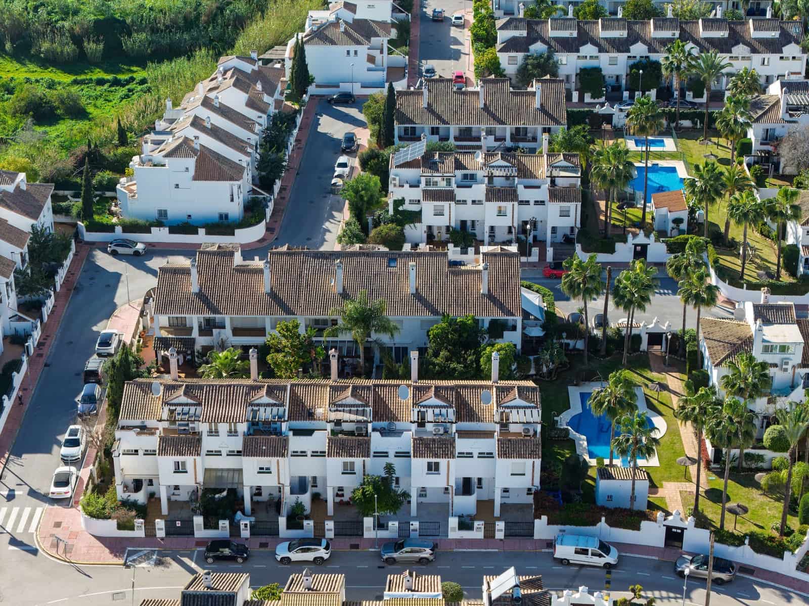 3 soverom Hus til salgs i Nueva Andalucia med svømmebasseng - € 939 000 (Ref: 9663897)