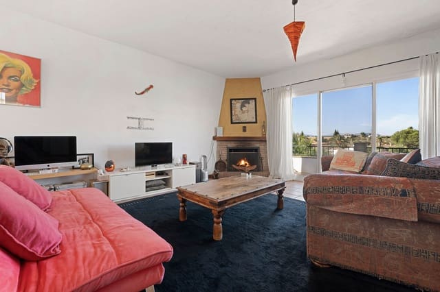 Chalet de 4 habitaciones en Alhaurín el Grande en venta con piscina - 639.000 € (Ref: 9663898)