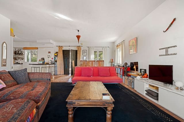 Chalet de 4 habitaciones en Alhaurín el Grande en venta con piscina - 639.000 € (Ref: 9663898)