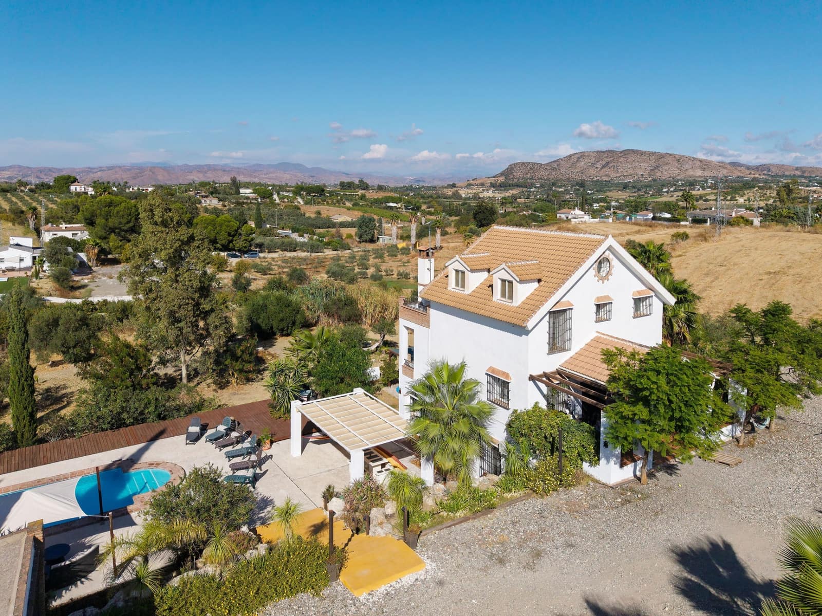 4 quarto Moradia para venda em Alhaurin el Grande com piscina - 639 000 € (Ref: 9663898)