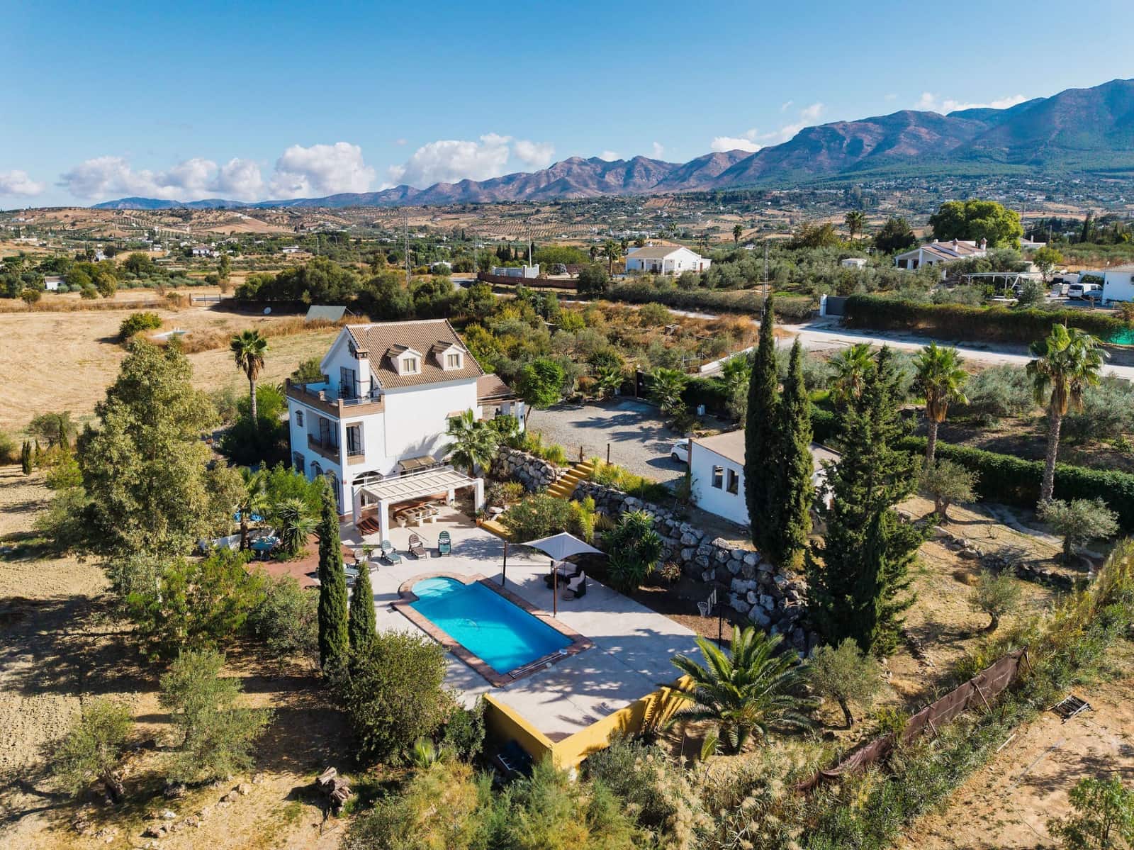 4 quarto Moradia para venda em Alhaurin el Grande com piscina - 639 000 € (Ref: 9663898)