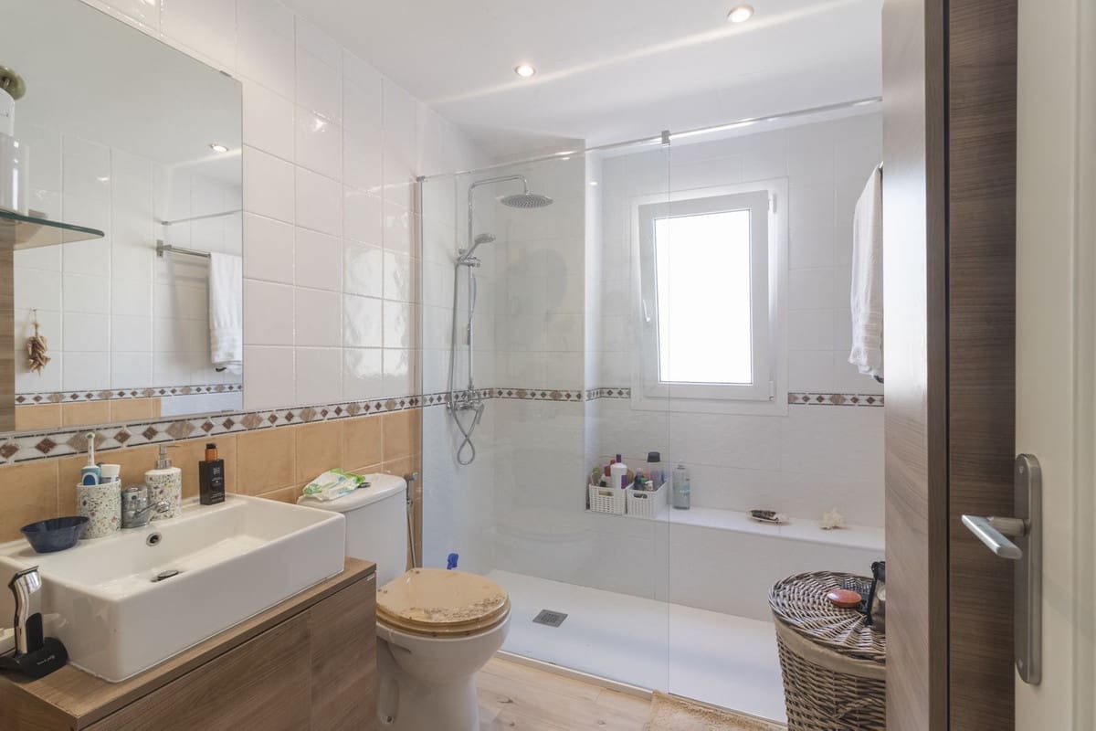 Apartamento de 3 habitaciones en Benalmádena en venta con piscina - 455.000 € (Ref: 9663901)