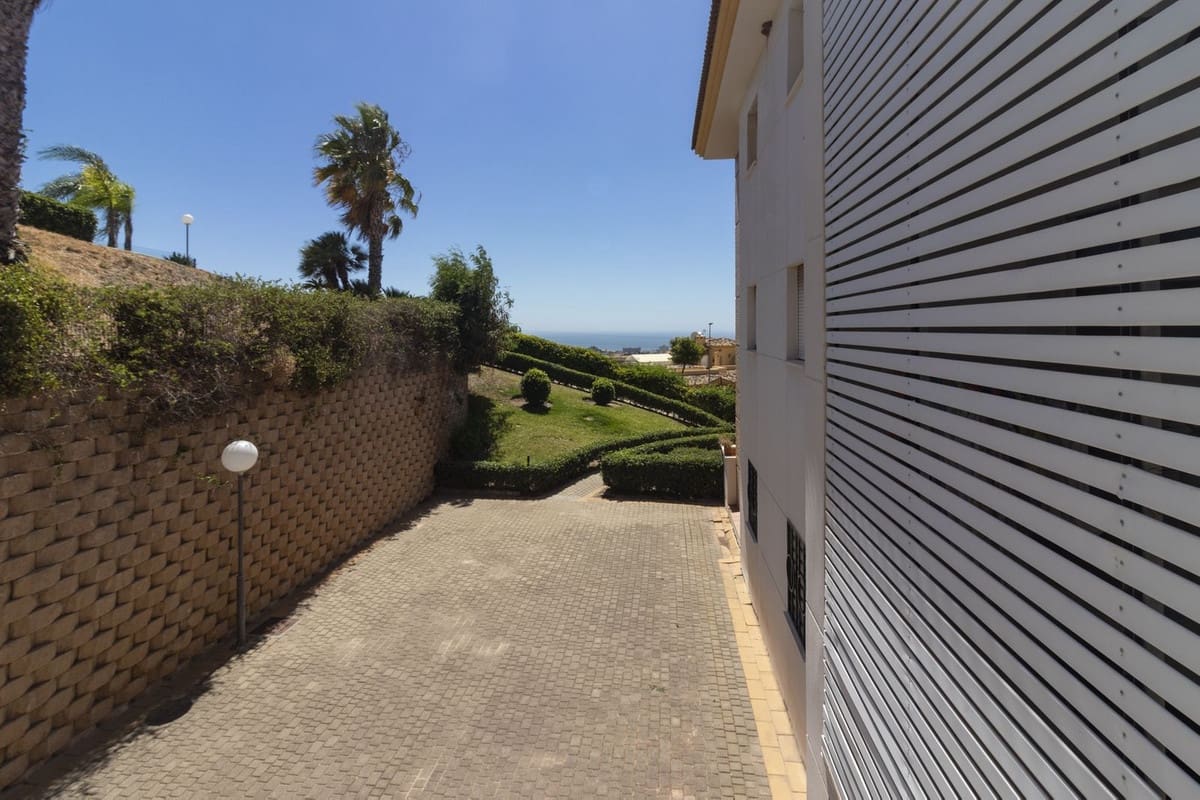 Apartamento de 3 habitaciones en Benalmádena en venta con piscina - 455.000 € (Ref: 9663901)