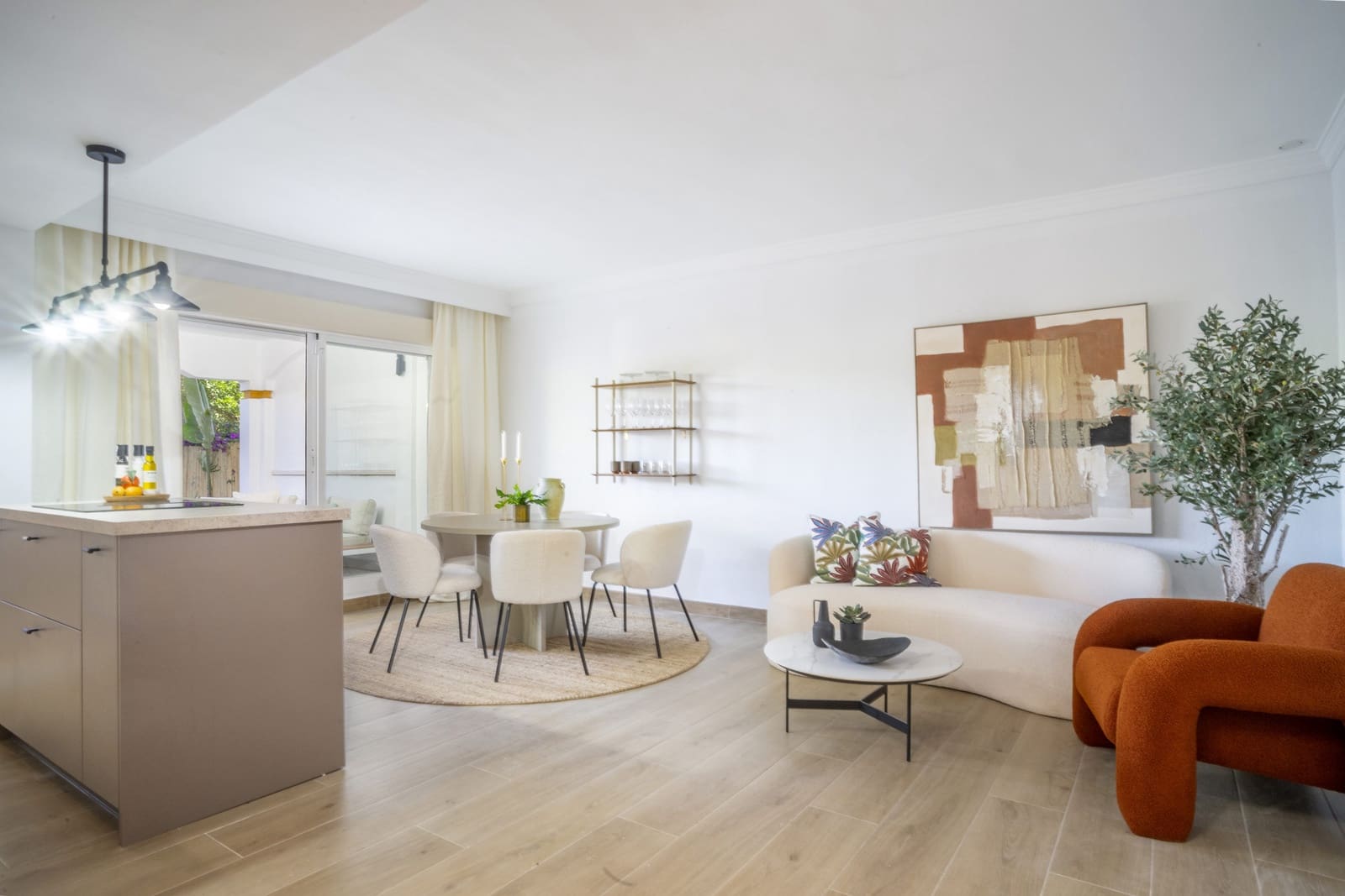 Apartamento de 2 habitaciones en Nueva Andalucia en venta con piscina - 495.000 € (Ref: 9663902)