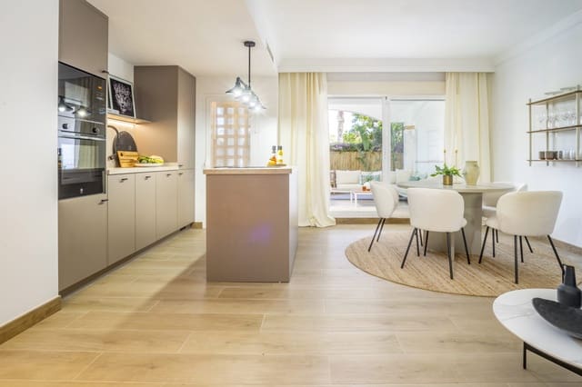 Apartamento de 2 habitaciones en La Dama de Noche - La Alzambra, Marbella en venta con piscina - 495.000 € (Ref: 9663902)